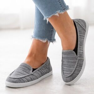 Kinetic Women’s Gray Slip-On Casual Loafers – Size 8